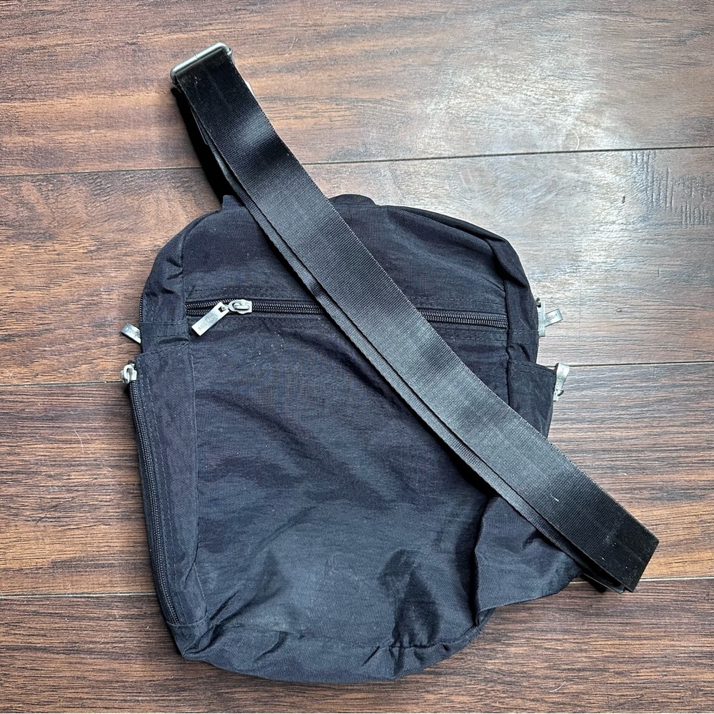 Baggallini Black Slingback Crossbody Chelsea Travel Bag - Picture 2 of 6